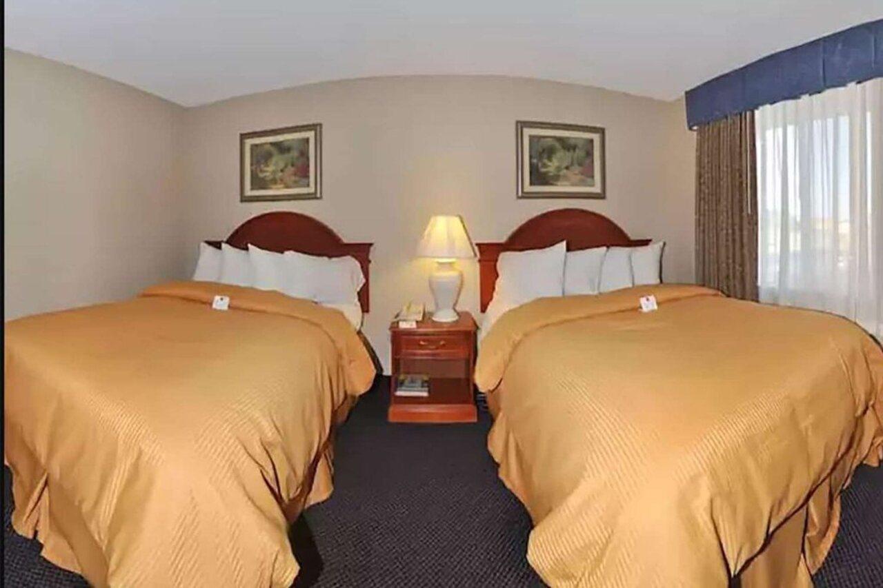 Days Inn By Wyndham Stockton Eksteriør bilde