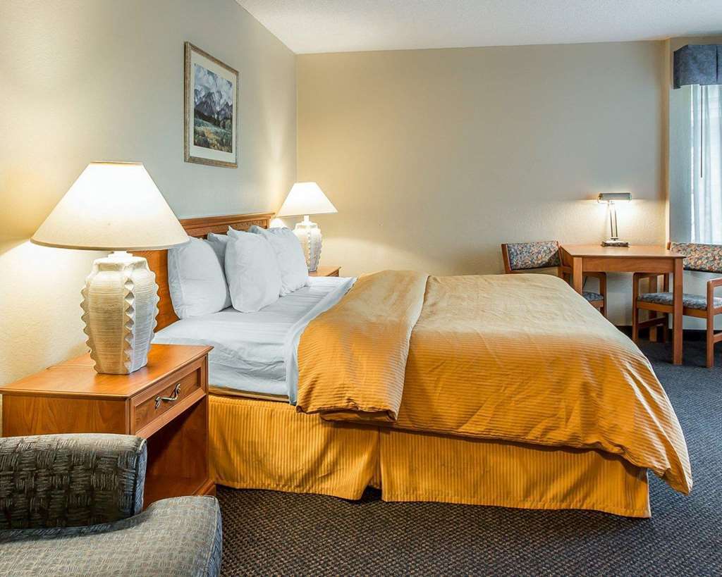 Days Inn By Wyndham Stockton Eksteriør bilde