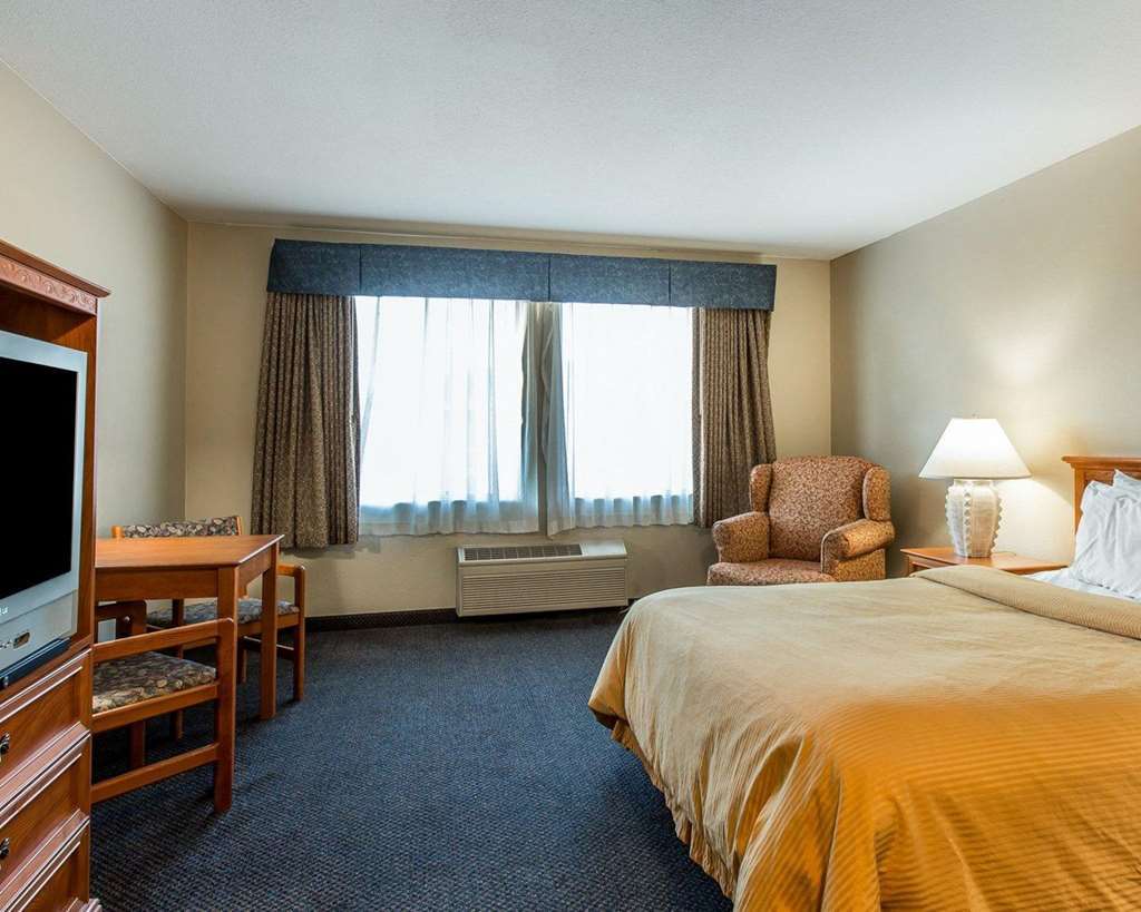 Days Inn By Wyndham Stockton Eksteriør bilde